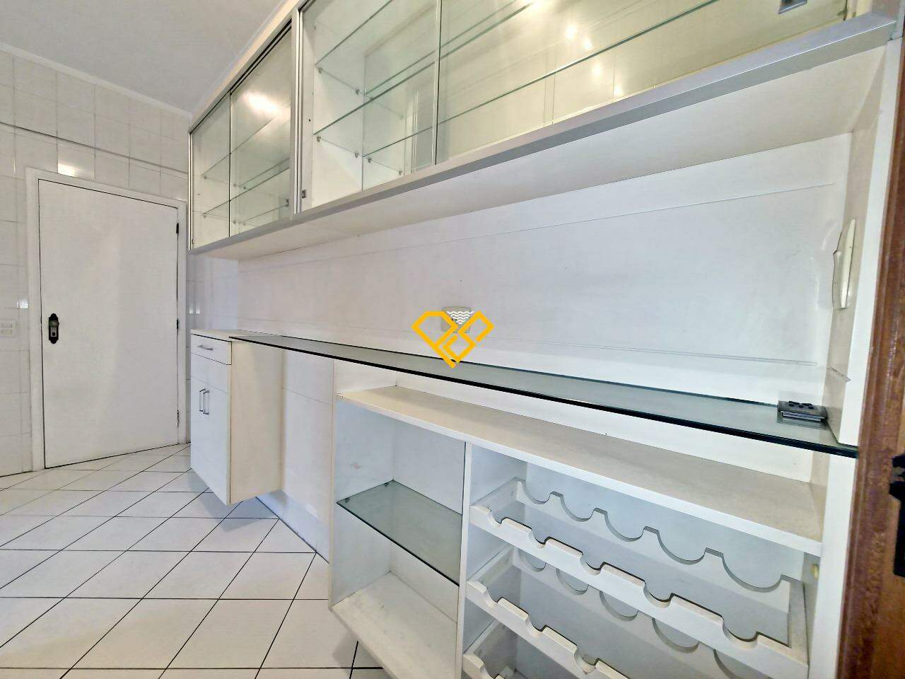 Apartamento à venda no Gonzaga: Cozinha
