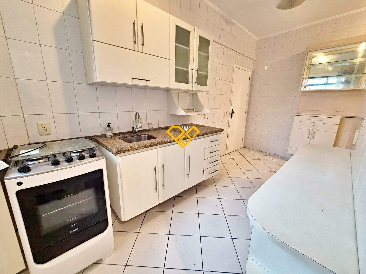 Apartamento à venda no Gonzaga: Cozinha
