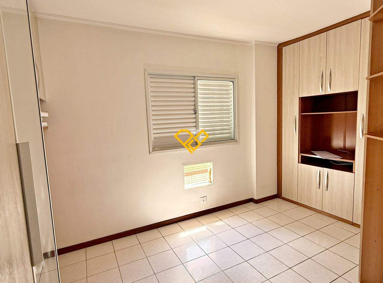 Apartamento à venda no Campo Grande: Dormitório 2