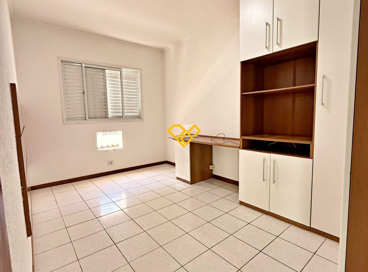 Apartamento à venda no Campo Grande: Dormitório 1 - suíte