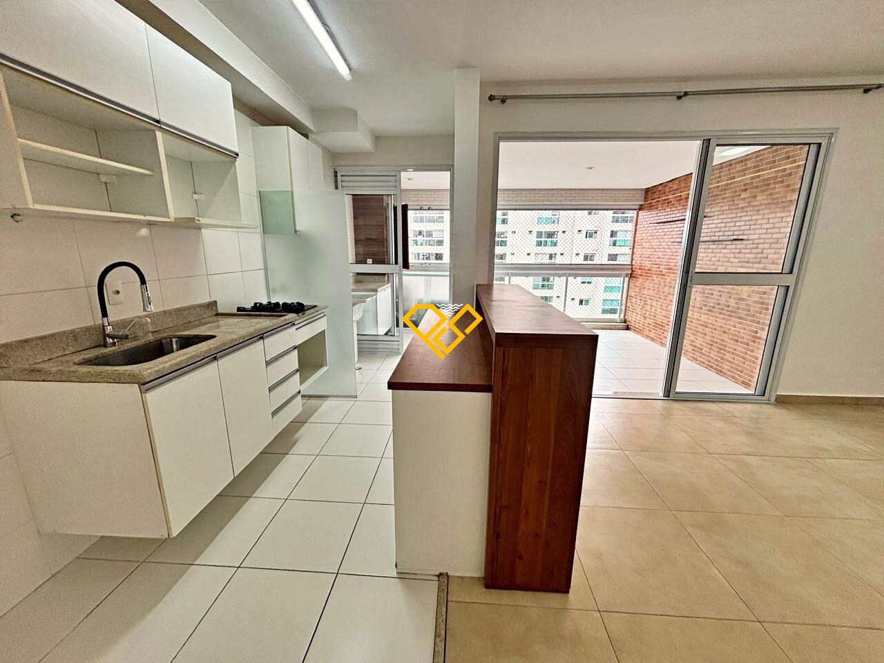 Apartamento para aluguel no Ponta da Praia: Sala e cozinha