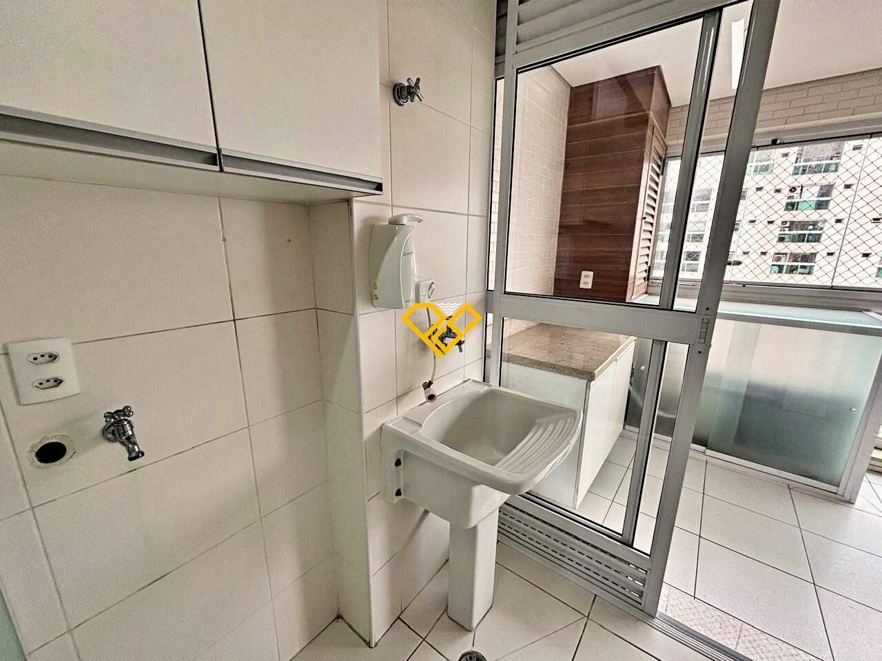 Apartamento para aluguel no Ponta da Praia: Área de serviço