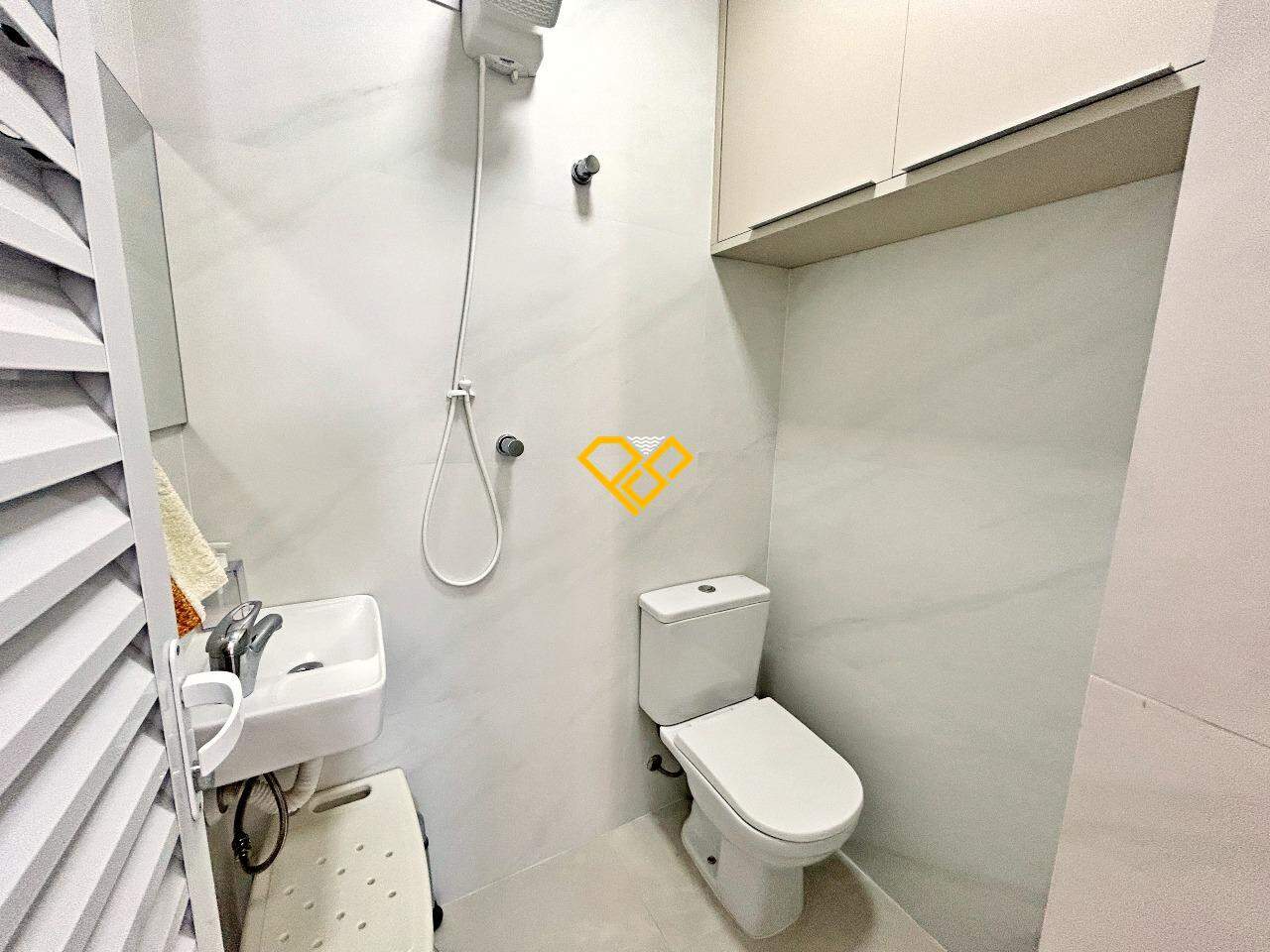 Apartamento à venda no Ponta da Praia: Wc de serviço