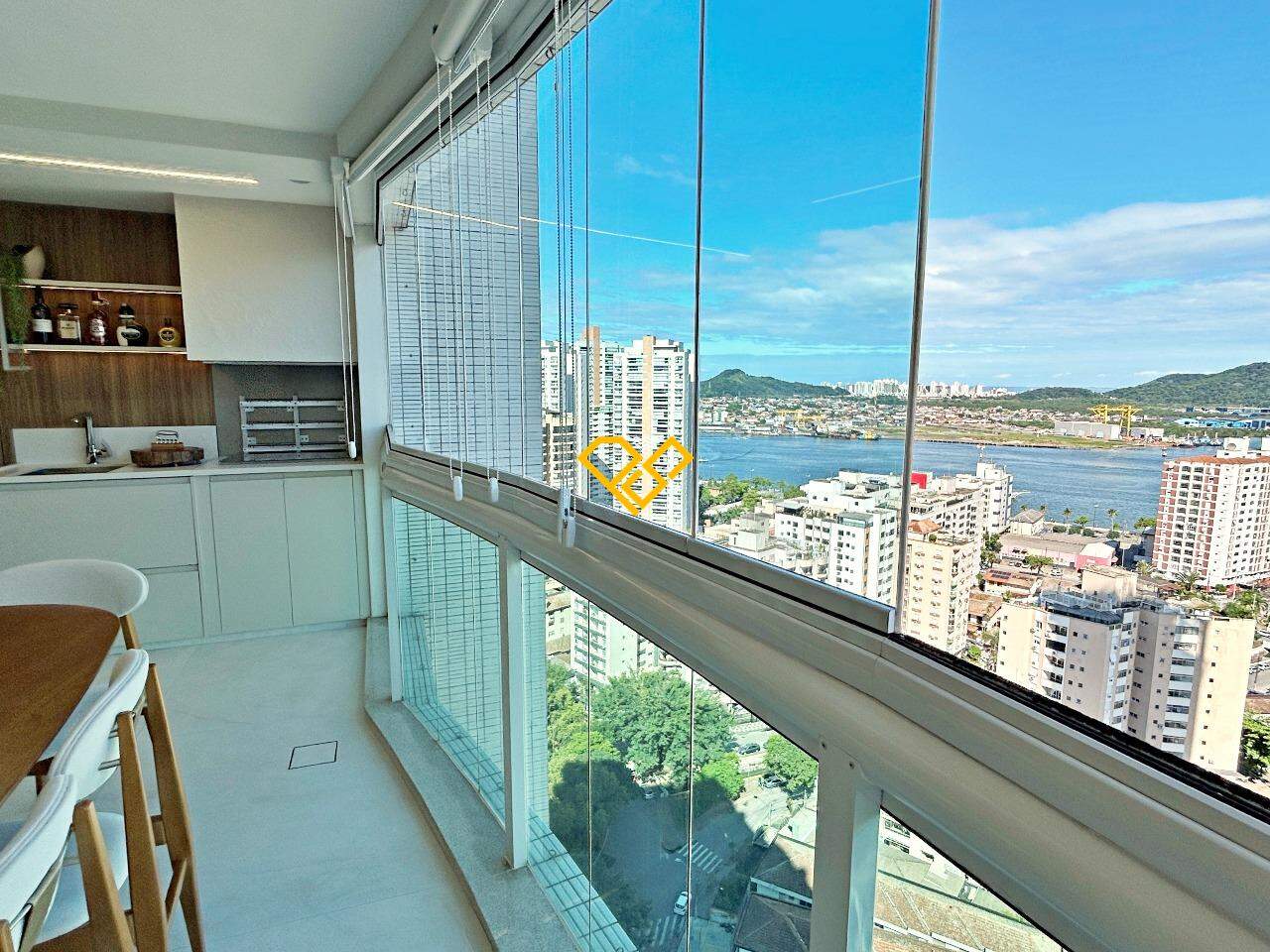 Apartamento à venda no Ponta da Praia: Varanda