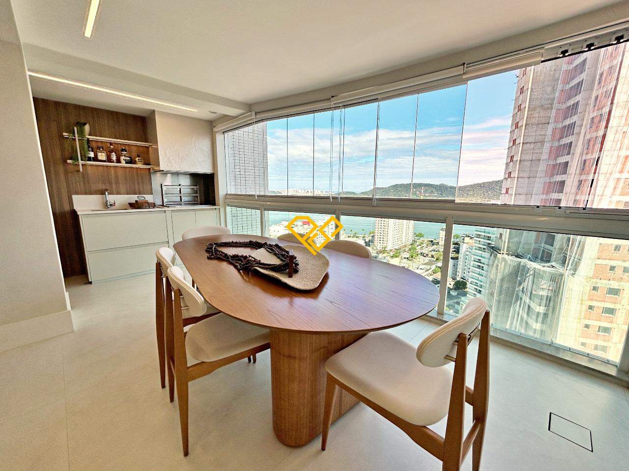 Apartamento à venda no Ponta da Praia: Varanda