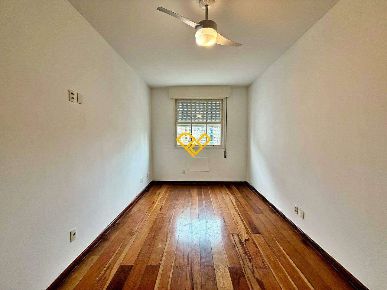 Apartamento para aluguel no Embaré: Dormitório 2