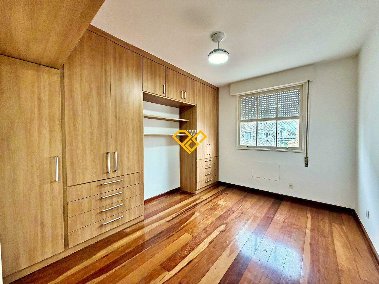 Apartamento para aluguel no Embaré: Dormitório - suíte