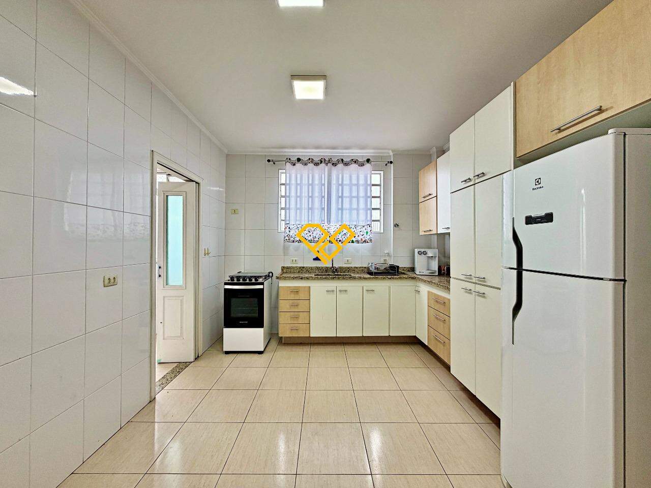 Apartamento para aluguel no Embaré: Cozinha