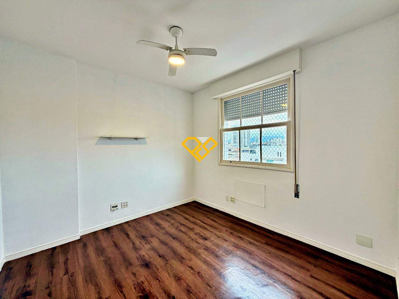 Apartamento para aluguel no Embaré: Dormitório 3