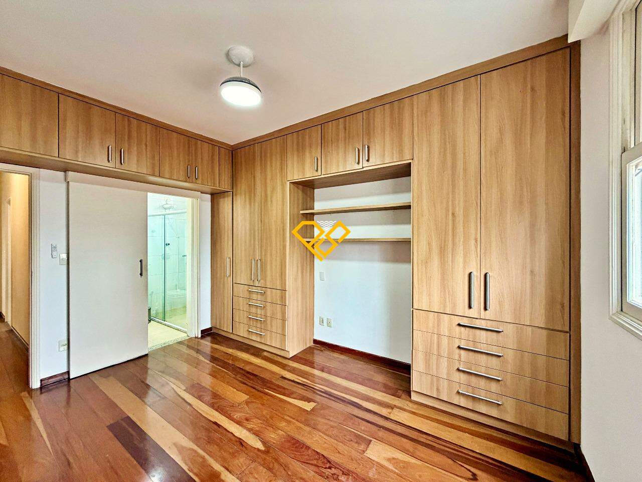 Apartamento para aluguel no Embaré: Dormitório - suíte
