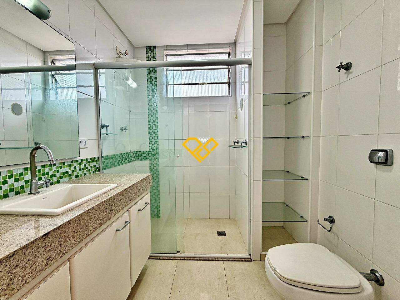 Apartamento para aluguel no Embaré: Wc social