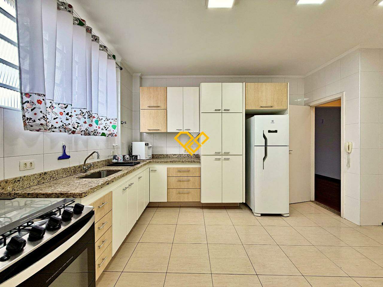 Apartamento para aluguel no Embaré: Cozinha
