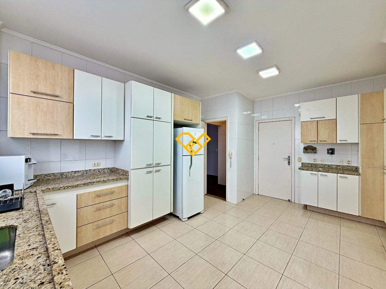 Apartamento para aluguel no Embaré: Cozinha