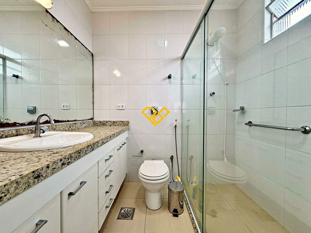 Apartamento para aluguel no Embaré: Wc suíte