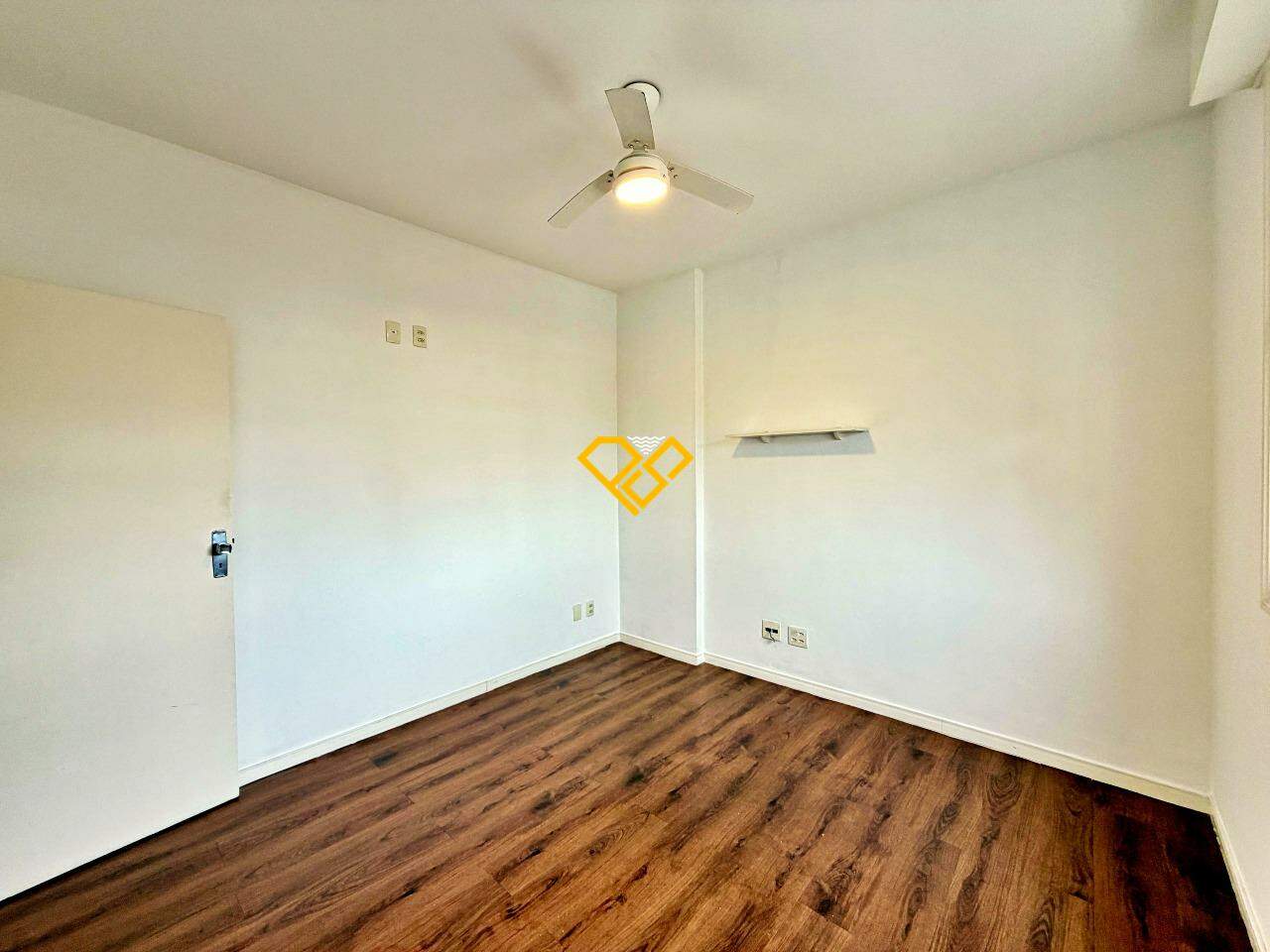 Apartamento para aluguel no Embaré: Dormitório 3