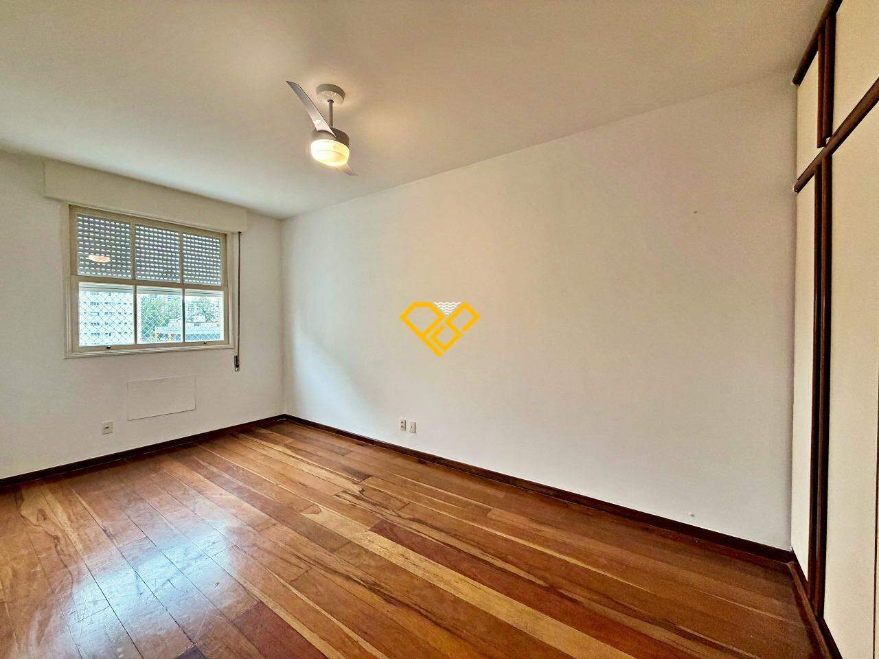 Apartamento para aluguel no Embaré: Dormitório 2