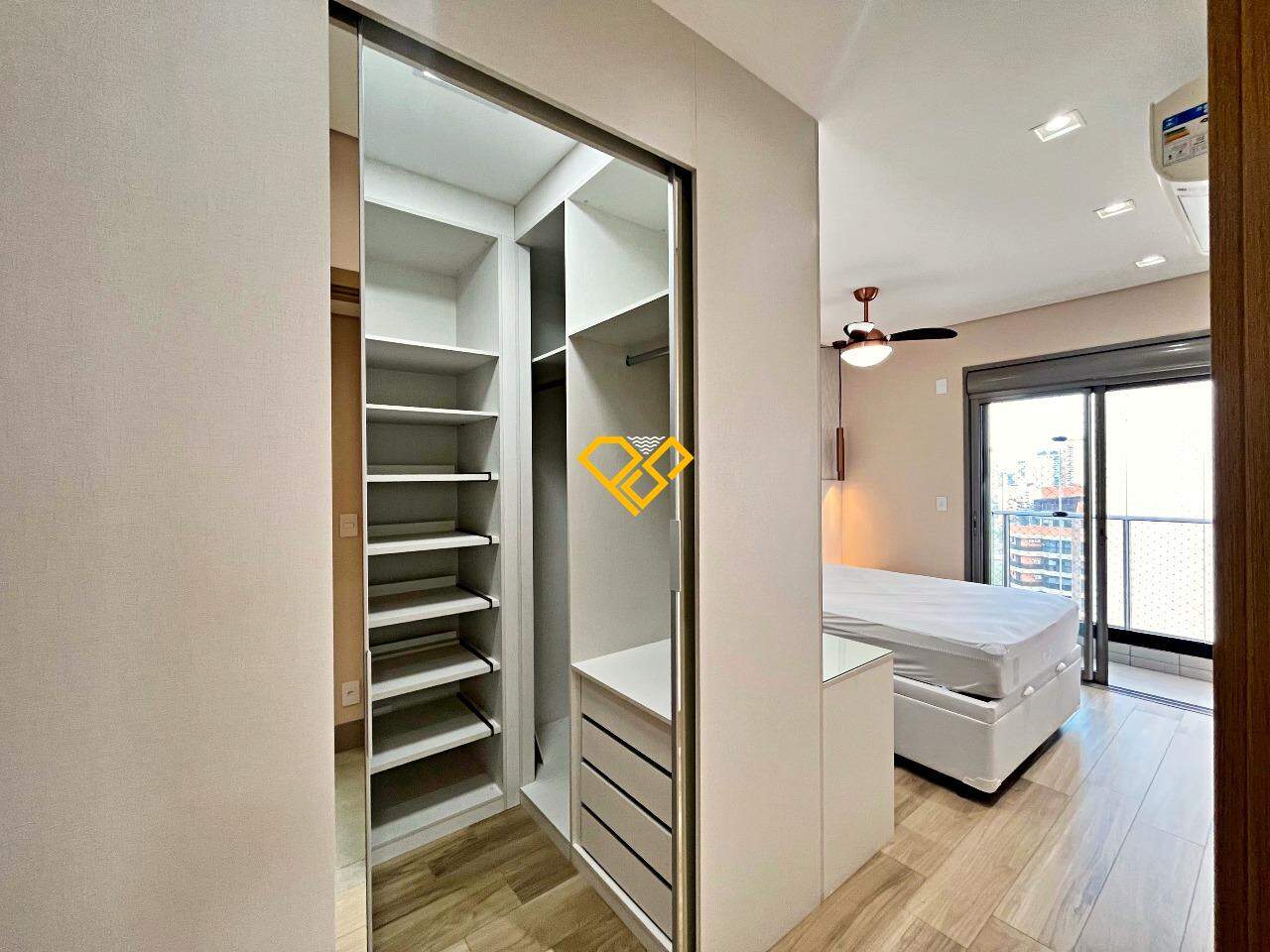 Apartamento à venda no Aparecida: Dormitório 1 - suíte - closet