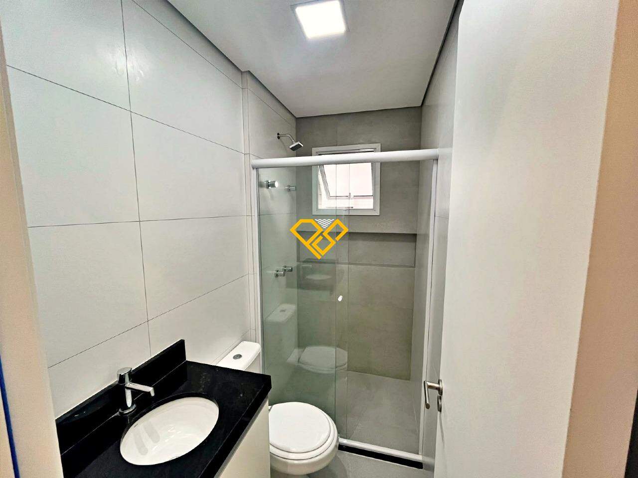 Apartamento para aluguel no Macuco: Wc social