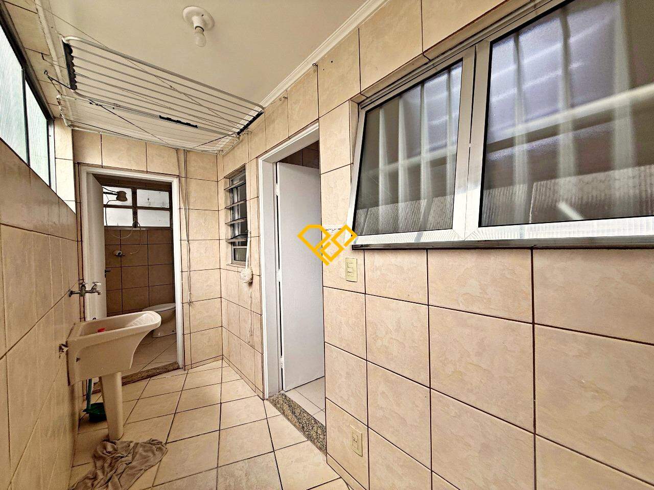 Apartamento para aluguel no Ponta da Praia: Área de serviço