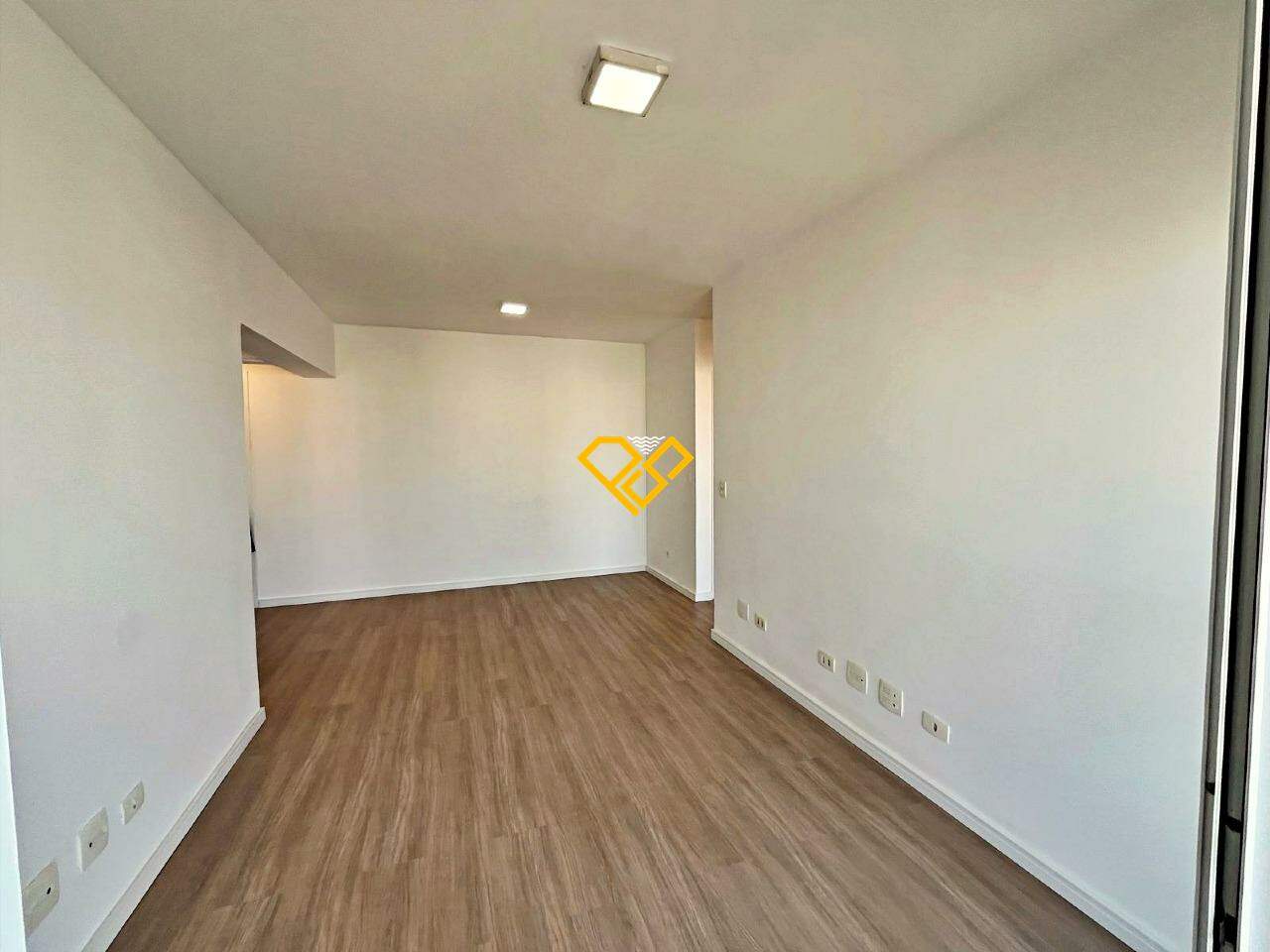 Apartamento para aluguel no Encruzilhada: Sala