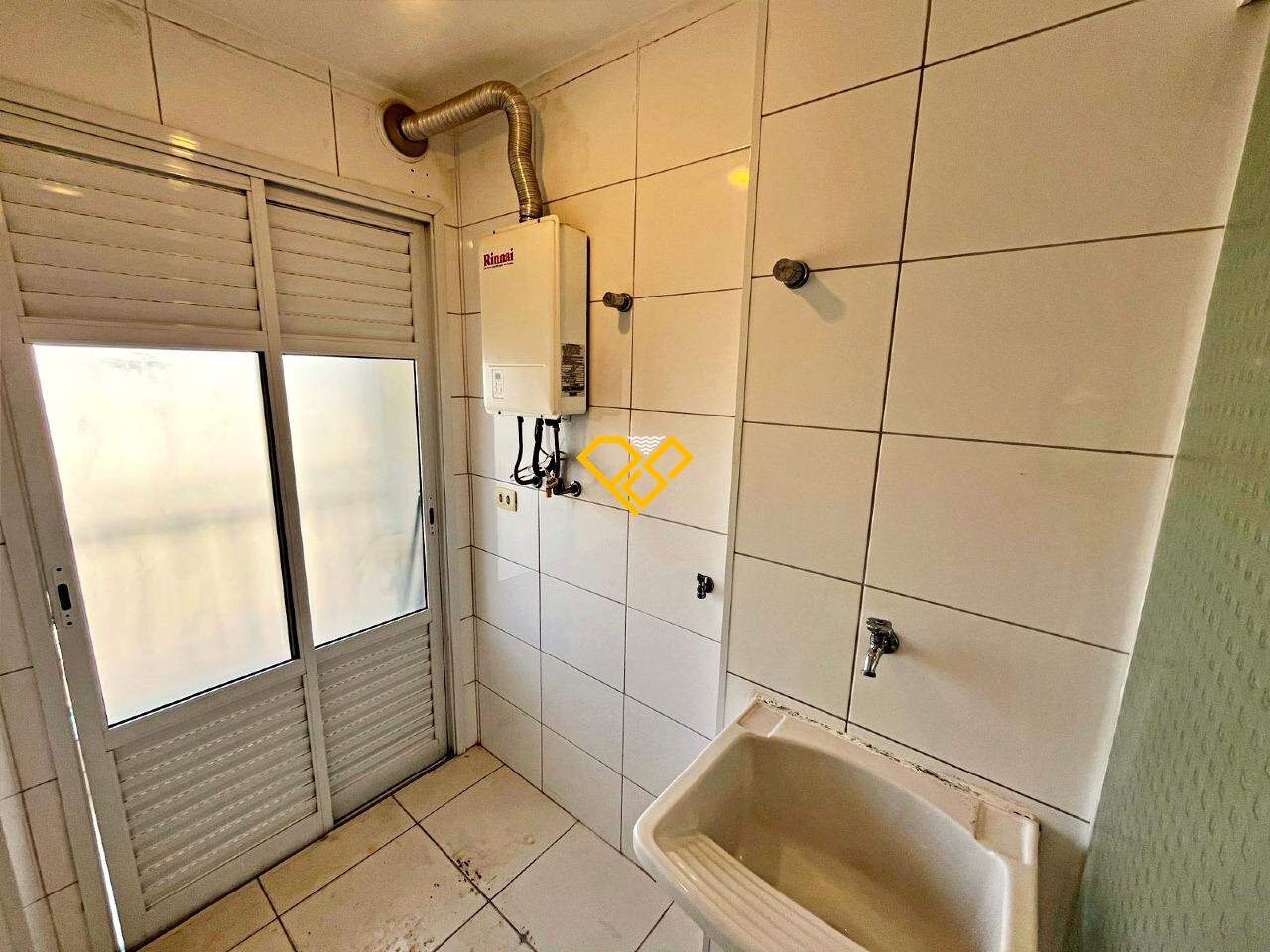 Apartamento para aluguel no Encruzilhada: Área de serviço