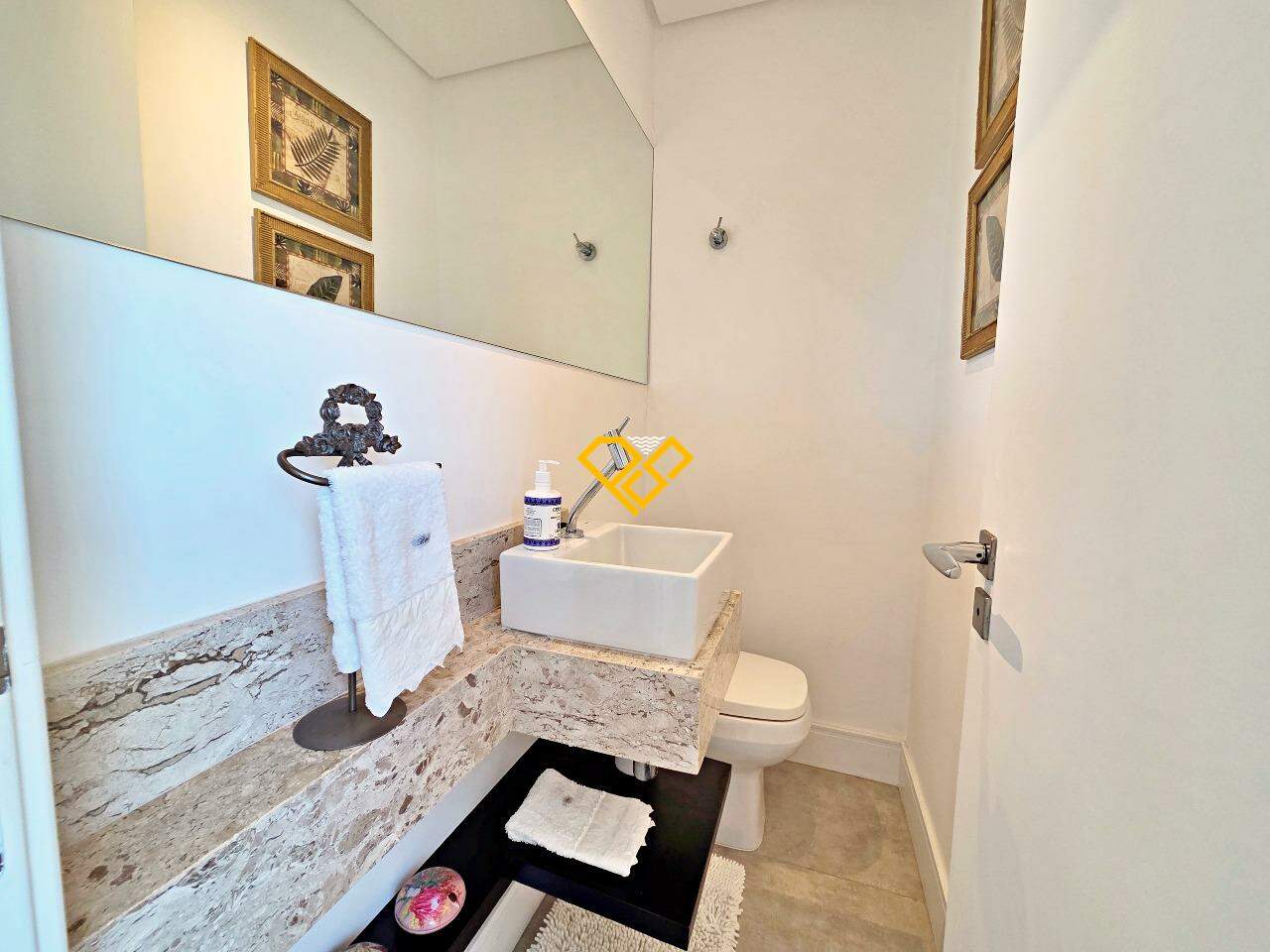 Apartamento à venda no Gonzaga: Lavabo