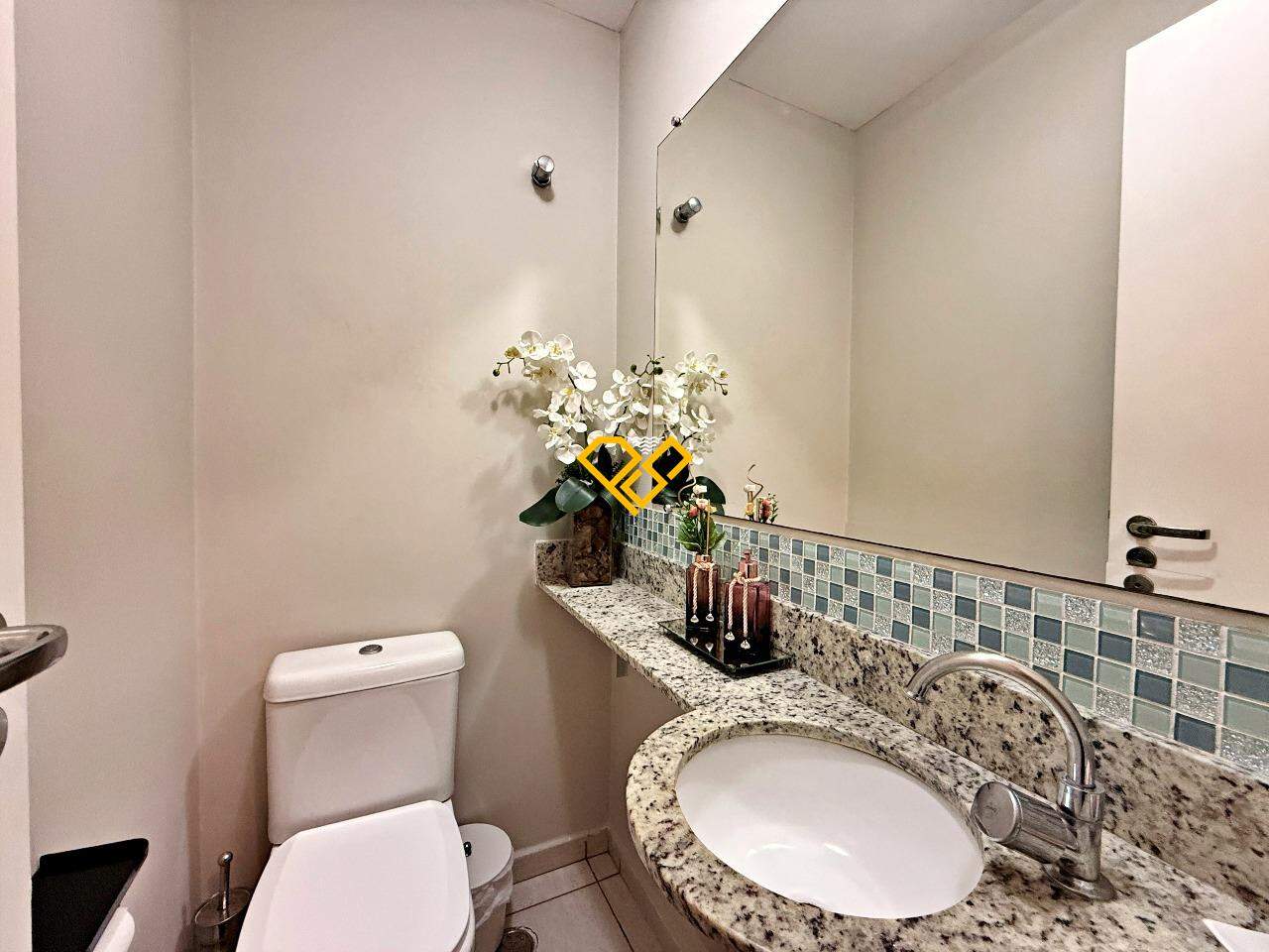 Apartamento à venda no Ponta da Praia: Lavabo