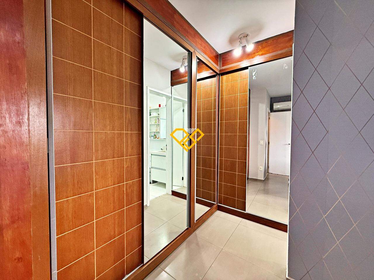 Apartamento à venda no Ponta da Praia: Dormitório 1 - suíte