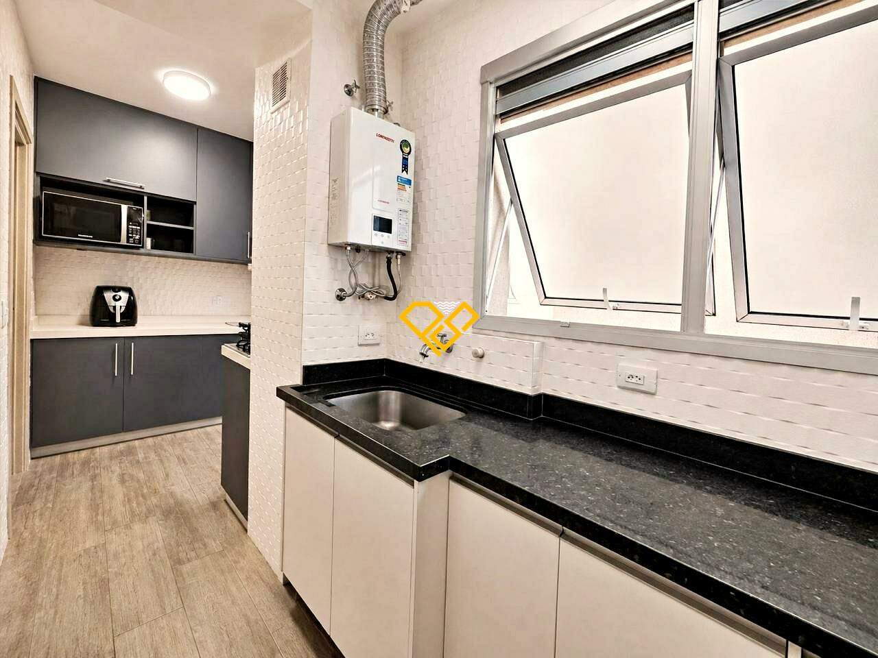 Apartamento à venda no Ponta da Praia: Área de serviço
