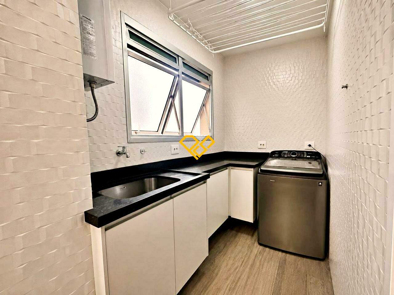 Apartamento à venda no Ponta da Praia: Área de serviço