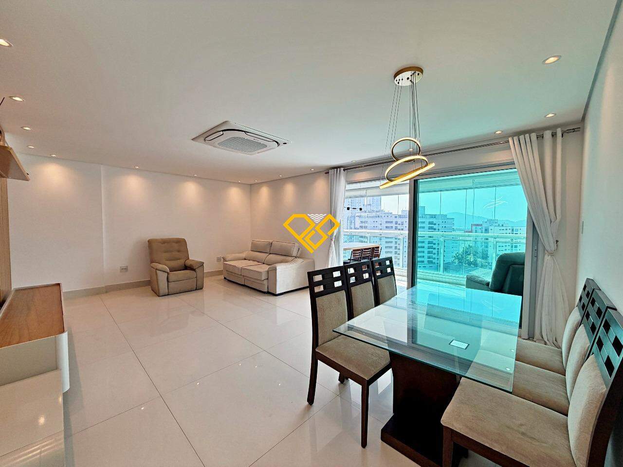 Apartamento para aluguel no Ponta da Praia: Sala