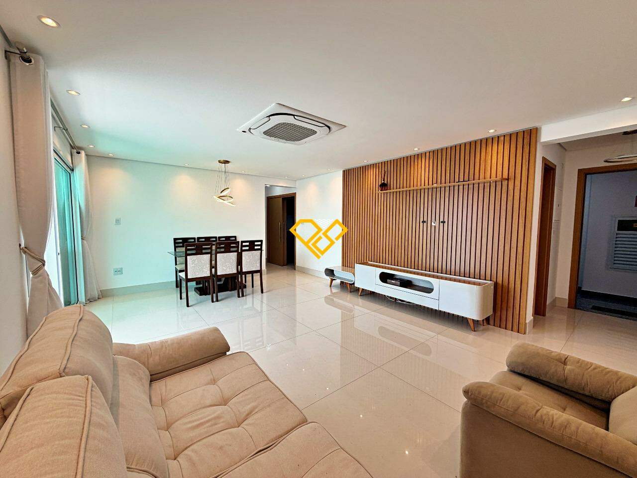 Apartamento para aluguel no Ponta da Praia: Sala