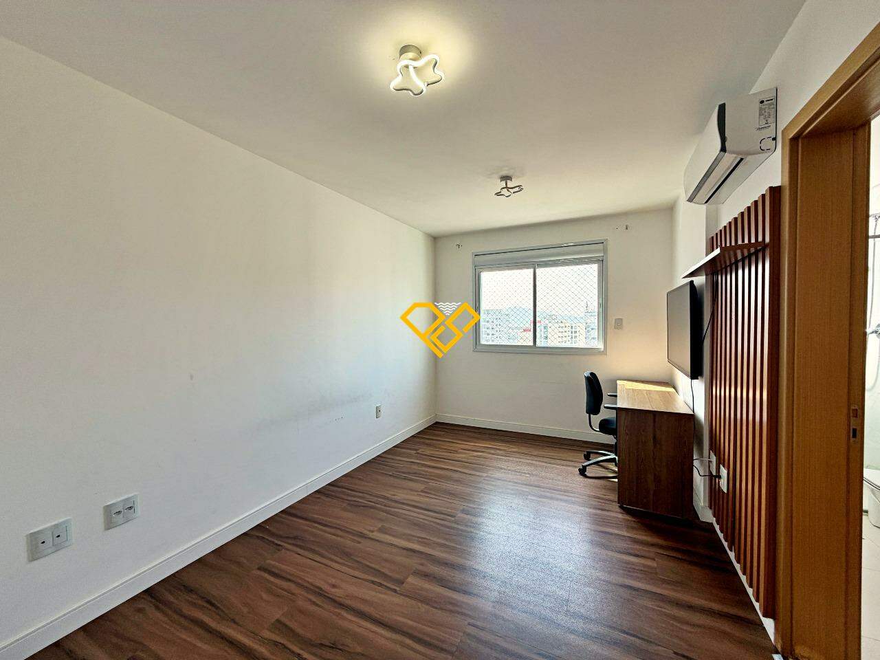 Apartamento para aluguel no Ponta da Praia: Suíte 1