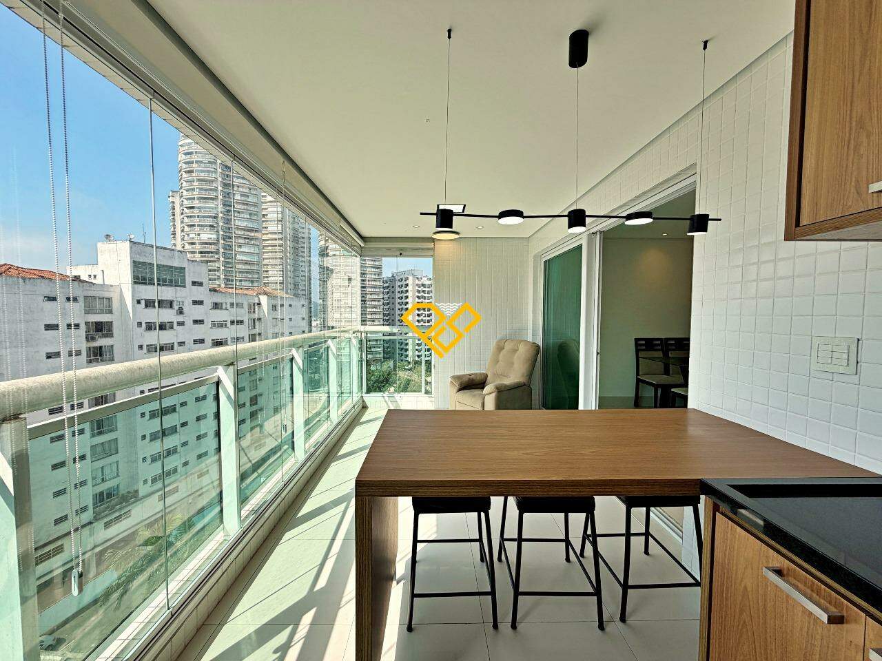 Apartamento para aluguel no Ponta da Praia: Varanda