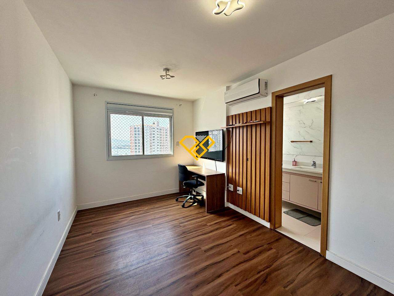 Apartamento para aluguel no Ponta da Praia: Suíte 1
