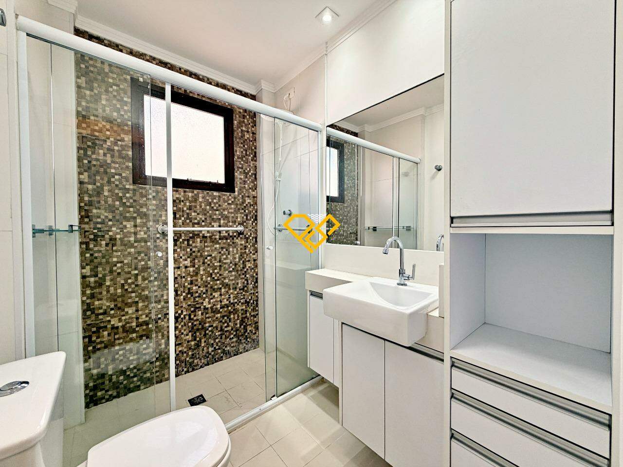 Apartamento à venda no Gonzaga: Wc social