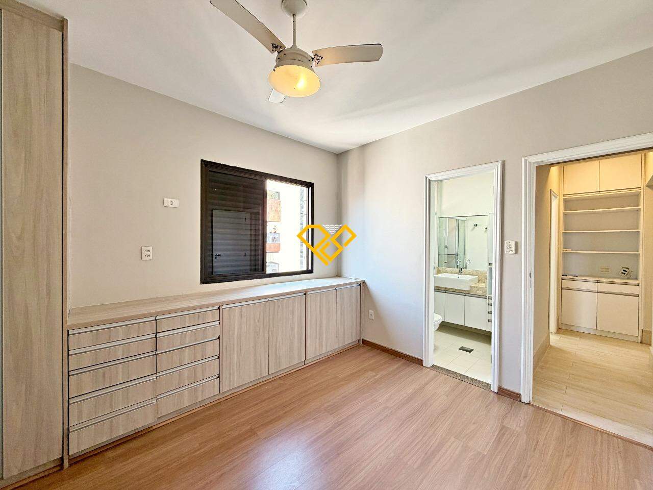 Apartamento à venda no Gonzaga: Dormitório 1 - suíte
