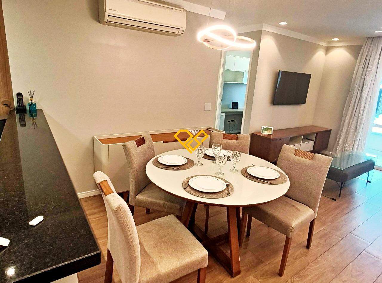 Apartamento à venda no Ponta da Praia: Sala