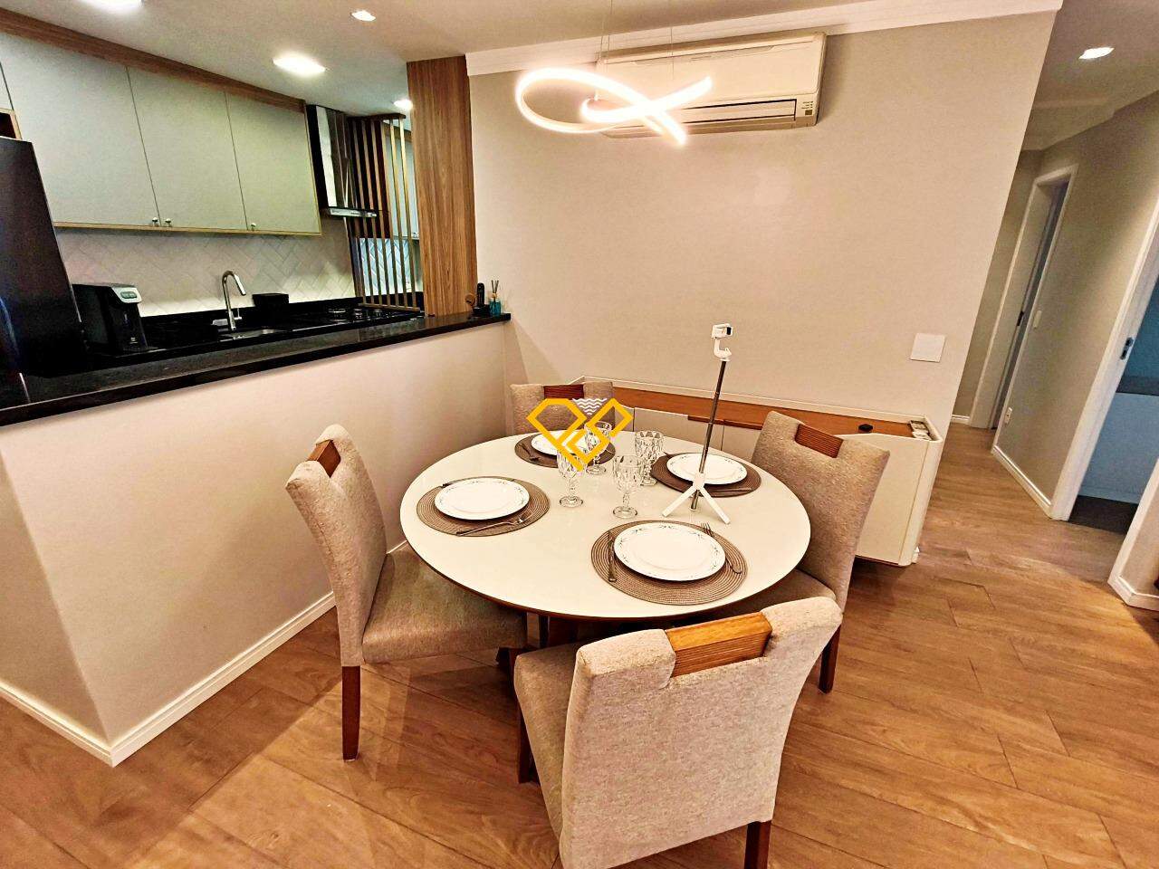 Apartamento à venda no Ponta da Praia: Sala