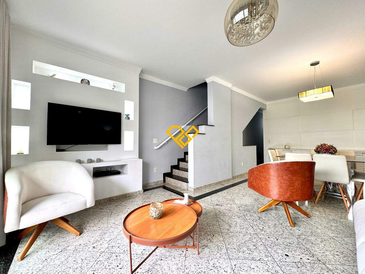 Sobreposta Alta à venda no Boqueirão: Sala piso inferior