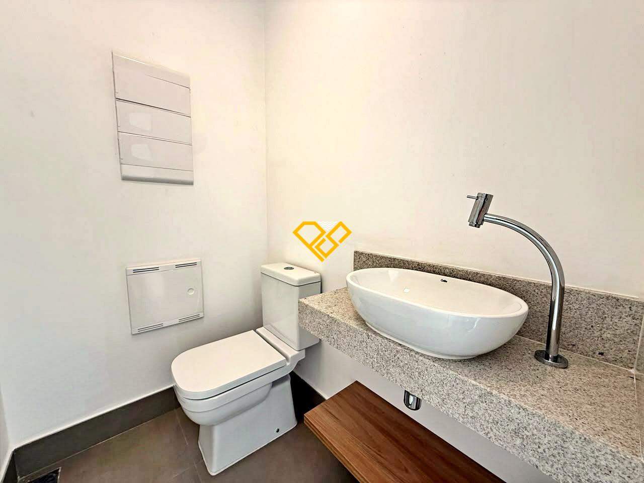 Apartamento para aluguel no Boqueirão: Lavabo