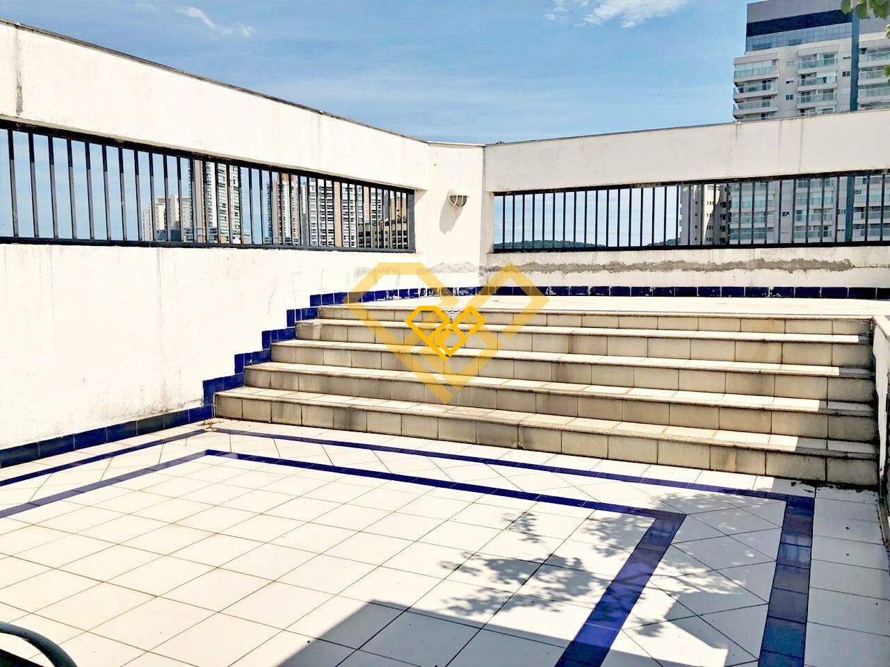 Cobertura à venda no Ponta da Praia: 