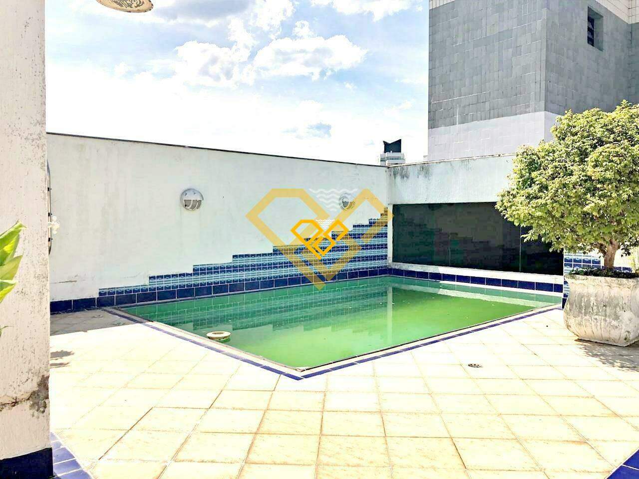 Cobertura à venda no Ponta da Praia: 