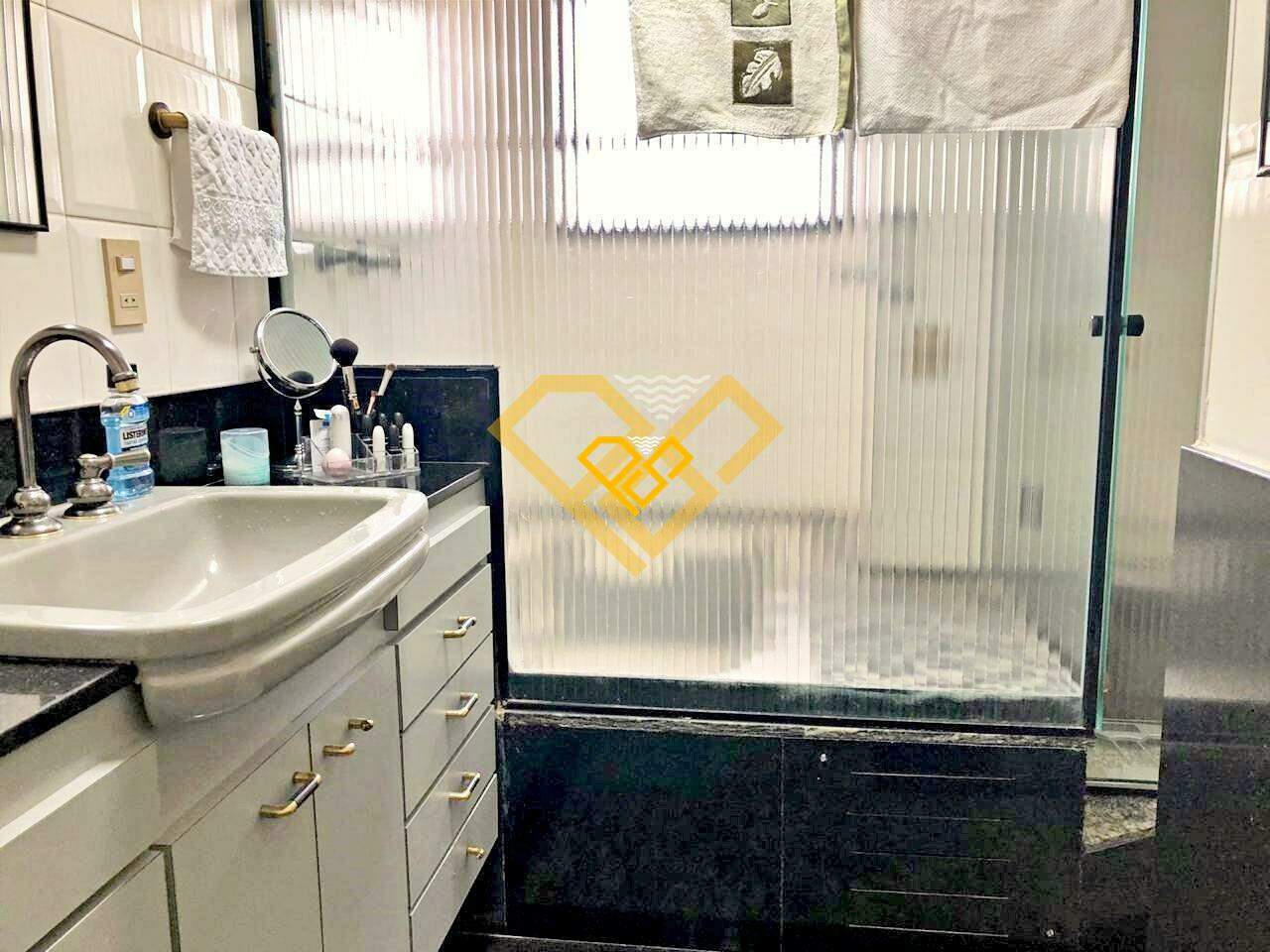 Cobertura à venda no Ponta da Praia: 