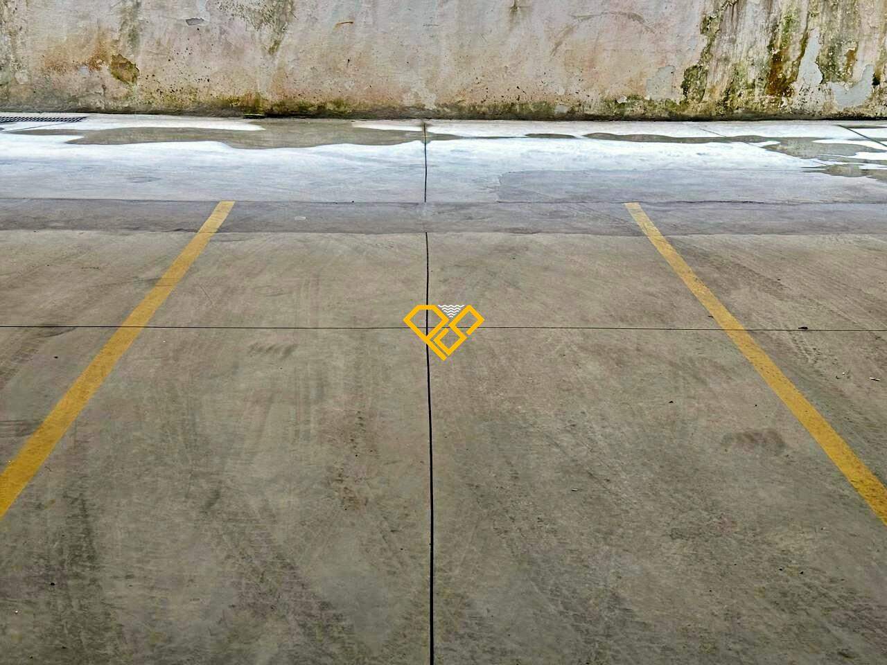 Apartamento à venda no Embaré: Garagem