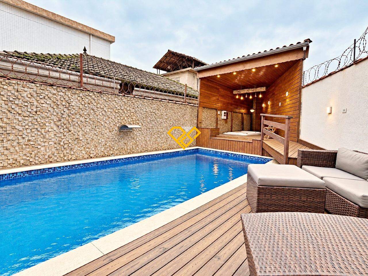 Casa à venda no Macuco: Piscina