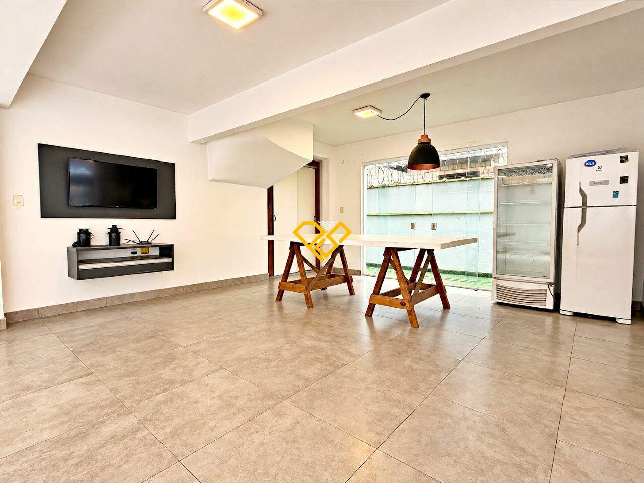 Casa à venda no Macuco: Espaço gourmet com churrasqueira