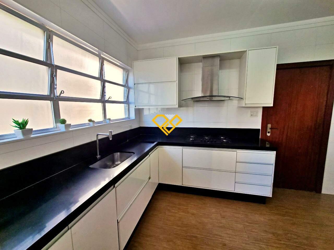 Apartamento à venda no Gonzaga: Cozinha