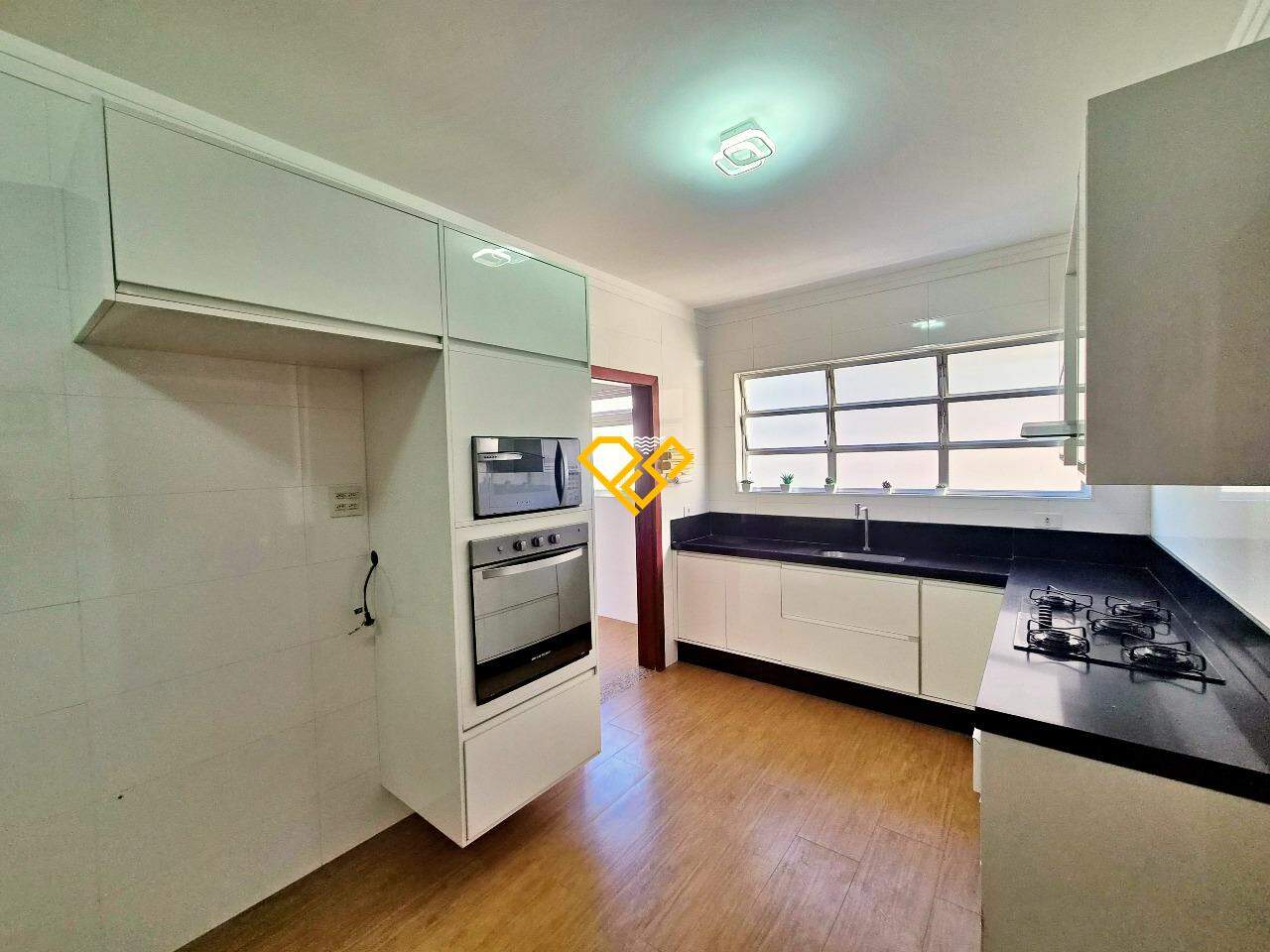 Apartamento à venda no Gonzaga: Cozinha