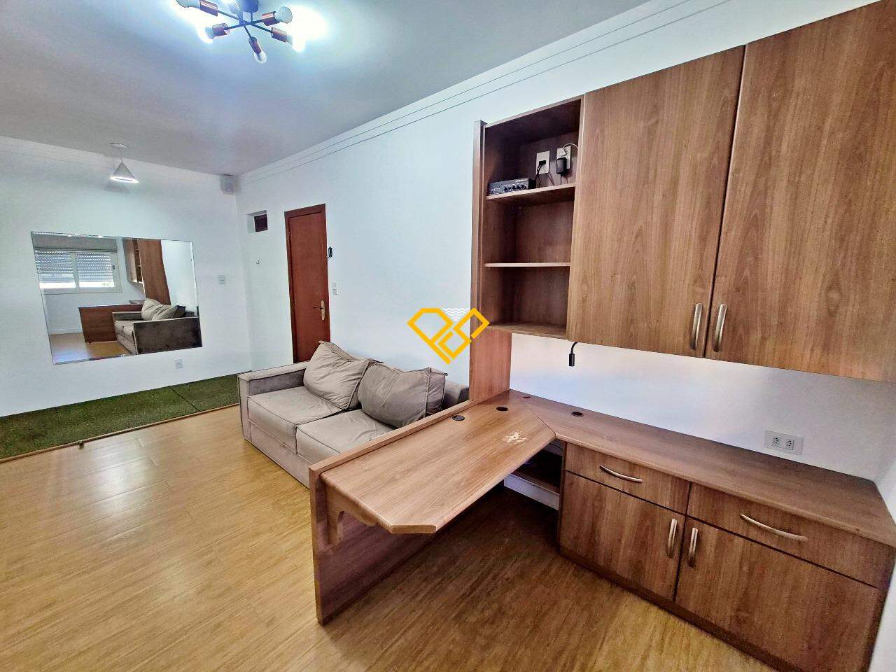 Apartamento à venda no Gonzaga: Dependência revertida